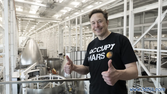 2026 年 5 月 27 日，得克萨斯州布朗斯维尔市，埃隆・马斯克现身 SpaceX 厂区